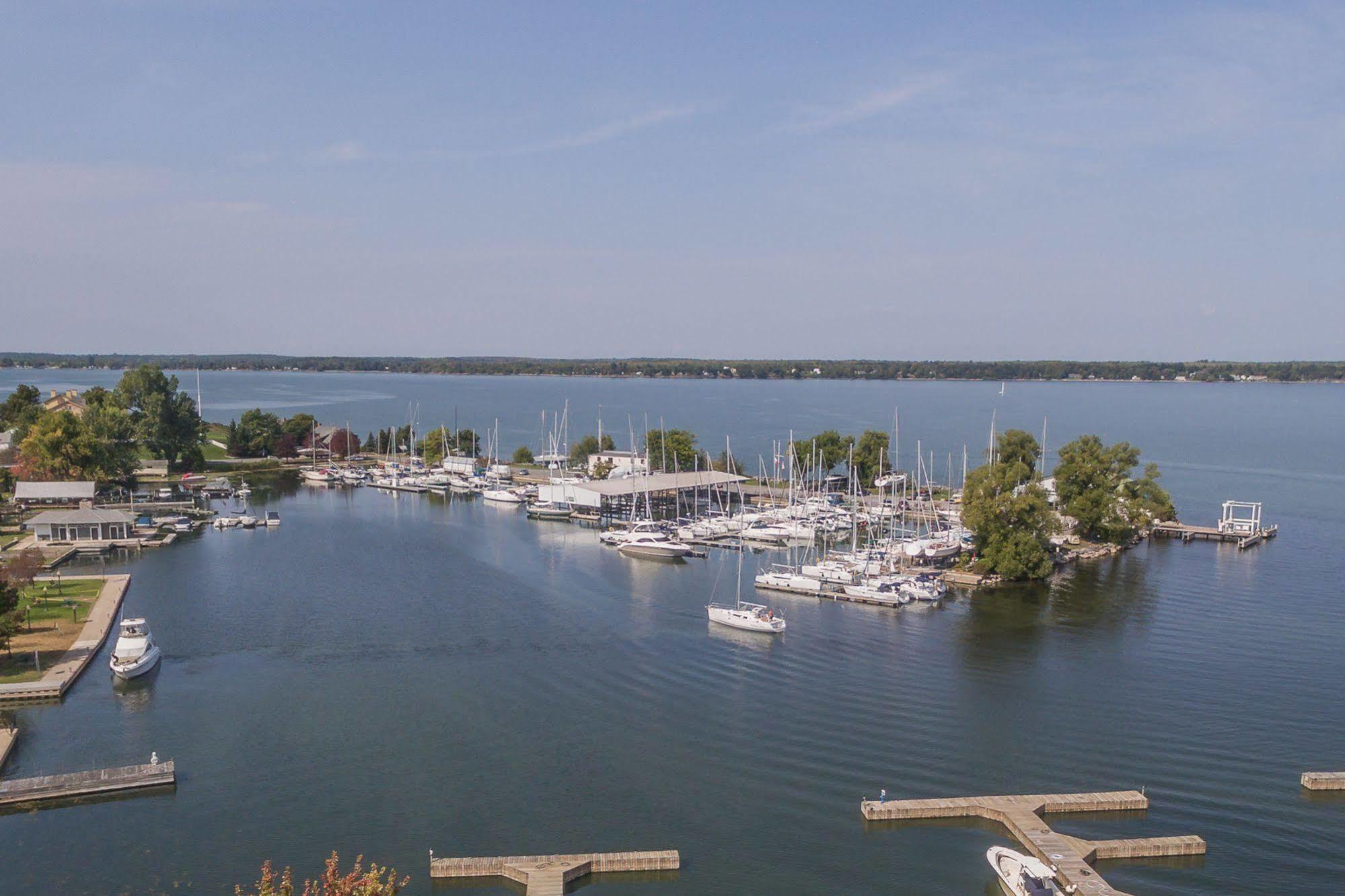 Harbor House Inn Sackets Harbor 外观 照片